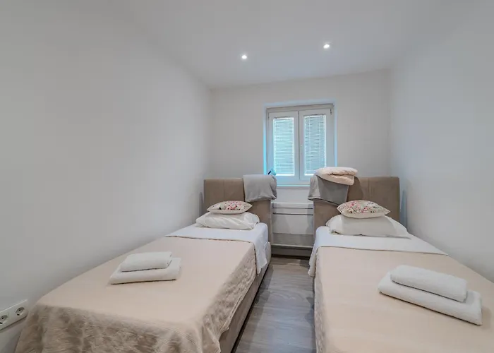 Rose דירה זאדאר